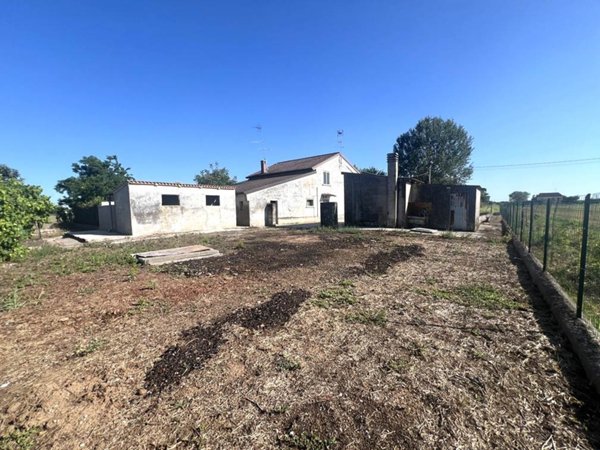 casa indipendente in vendita a Castel d'Ario