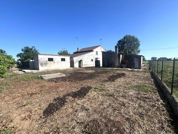 casa indipendente in vendita a Castel d'Ario