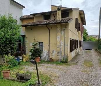casa indipendente in vendita a Castel d'Ario