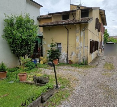 casa indipendente in vendita a Castel d'Ario
