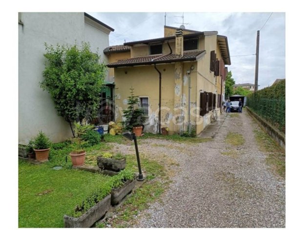 casa indipendente in vendita a Castel d'Ario