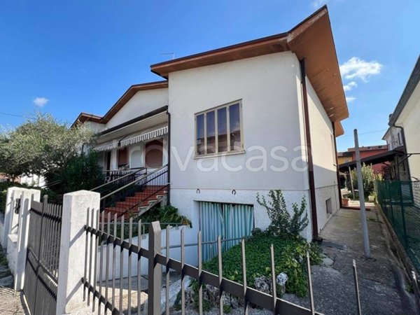 casa indipendente in vendita a Castel d'Ario