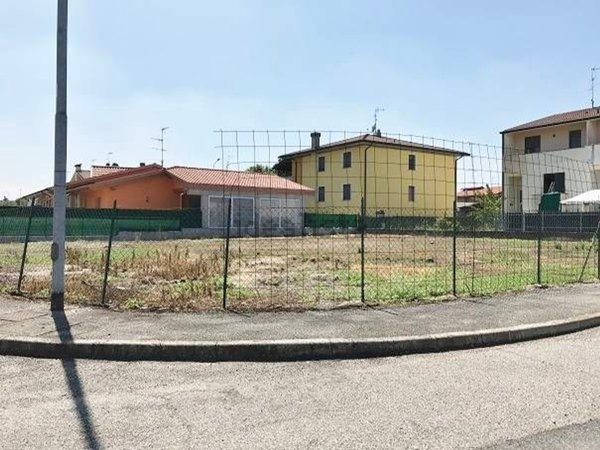 terreno edificabile in vendita a Castel d'Ario