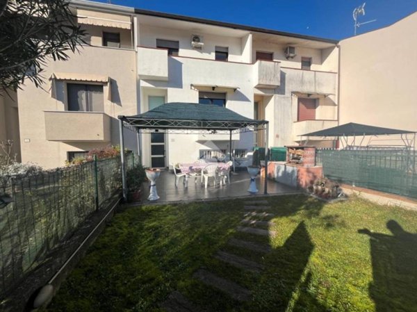 casa indipendente in vendita a Castel d'Ario
