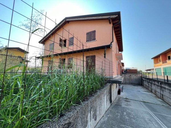 casa indipendente in vendita a Castel d'Ario