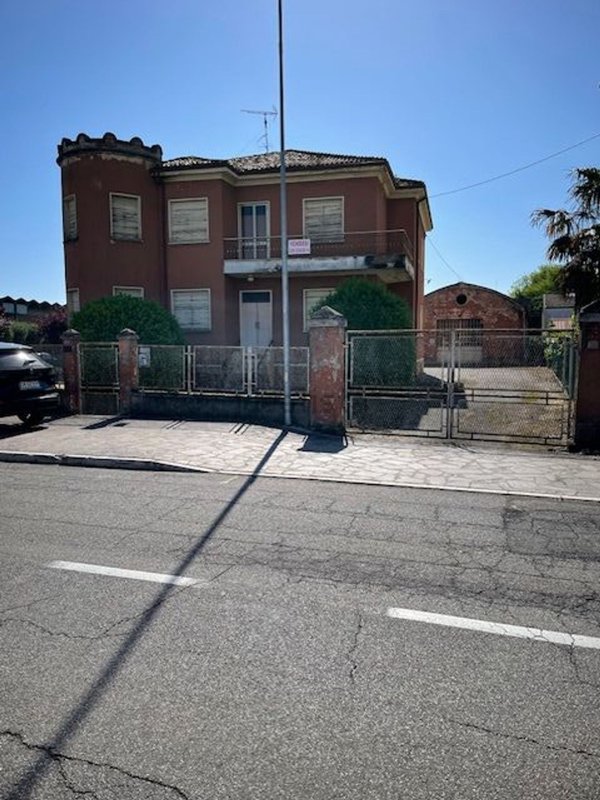 casa indipendente in vendita a Castel d'Ario