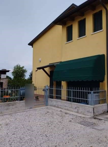 casa indipendente in vendita a Castel d'Ario