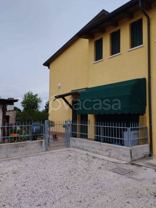casa indipendente in vendita a Castel d'Ario