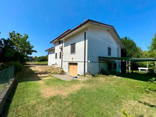 casa indipendente in vendita a Castel d'Ario