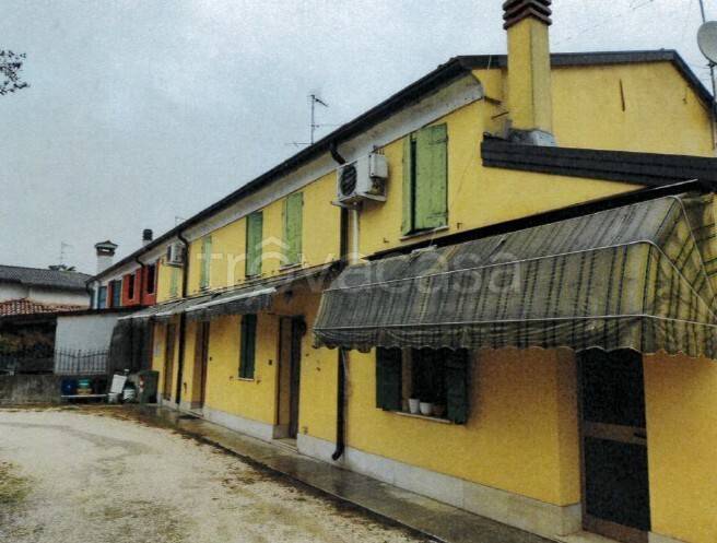 casa indipendente in vendita a Castel d'Ario