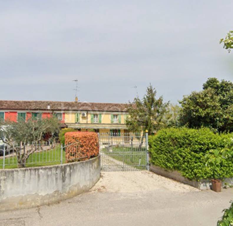 casa indipendente in vendita a Castel d'Ario