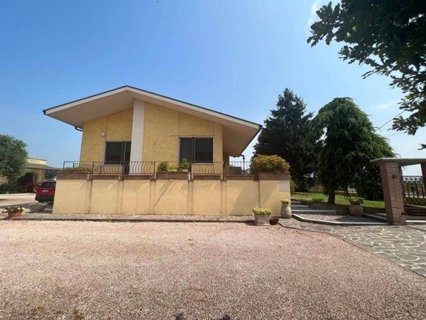 casa indipendente in vendita a Castel d'Ario