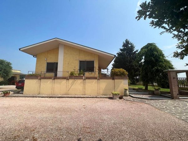 casa indipendente in vendita a Castel d'Ario