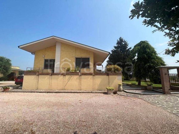 casa indipendente in vendita a Castel d'Ario