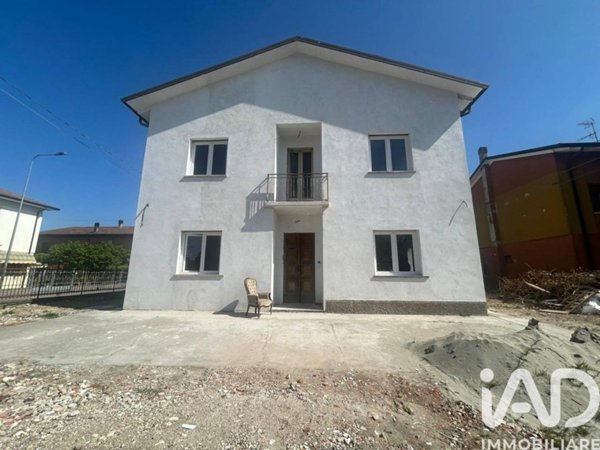 casa indipendente in vendita a Castel d'Ario