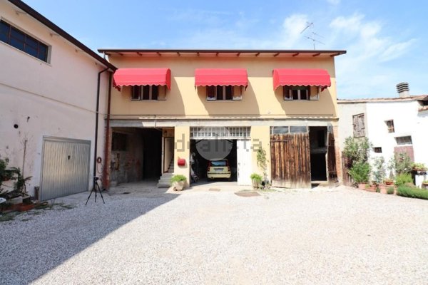casa semindipendente in vendita a Castel d'Ario