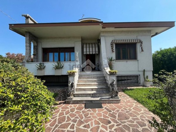 casa indipendente in vendita a Castel d'Ario