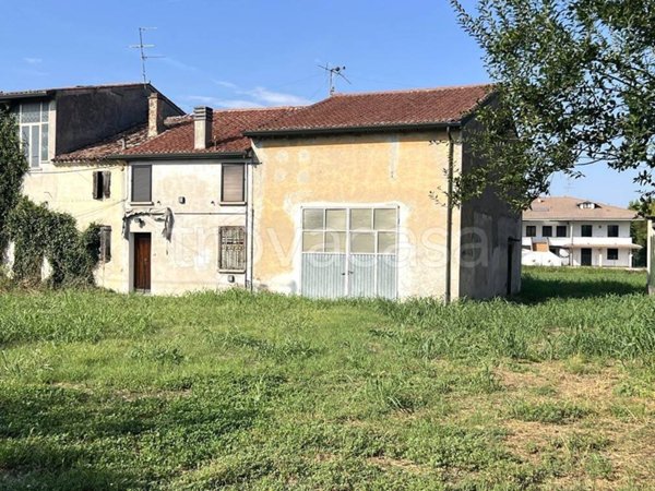 casa indipendente in vendita a Castel d'Ario