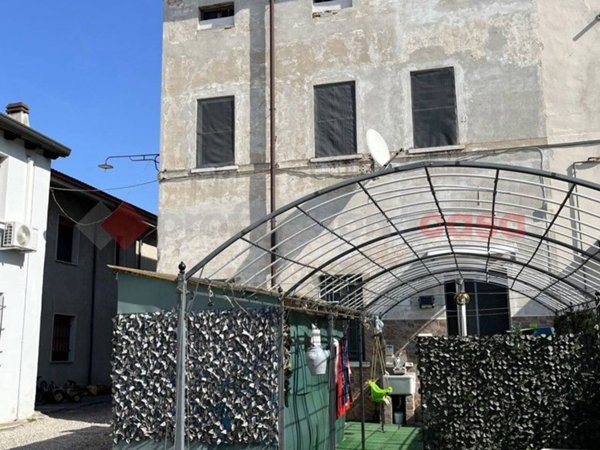 casa indipendente in vendita a Castel d'Ario
