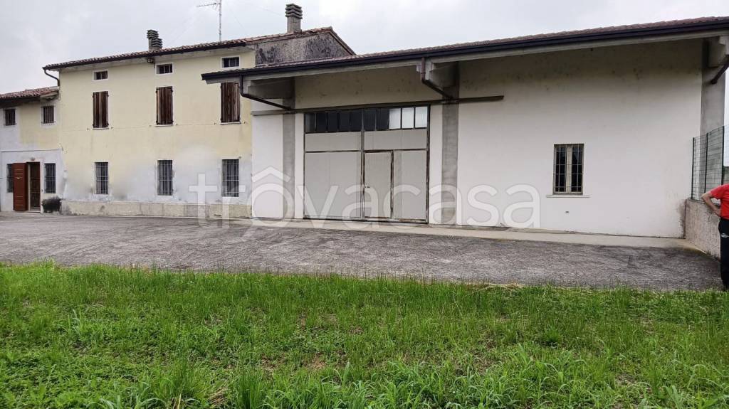 casa indipendente in vendita a Castel Goffredo in zona Casalpoglio