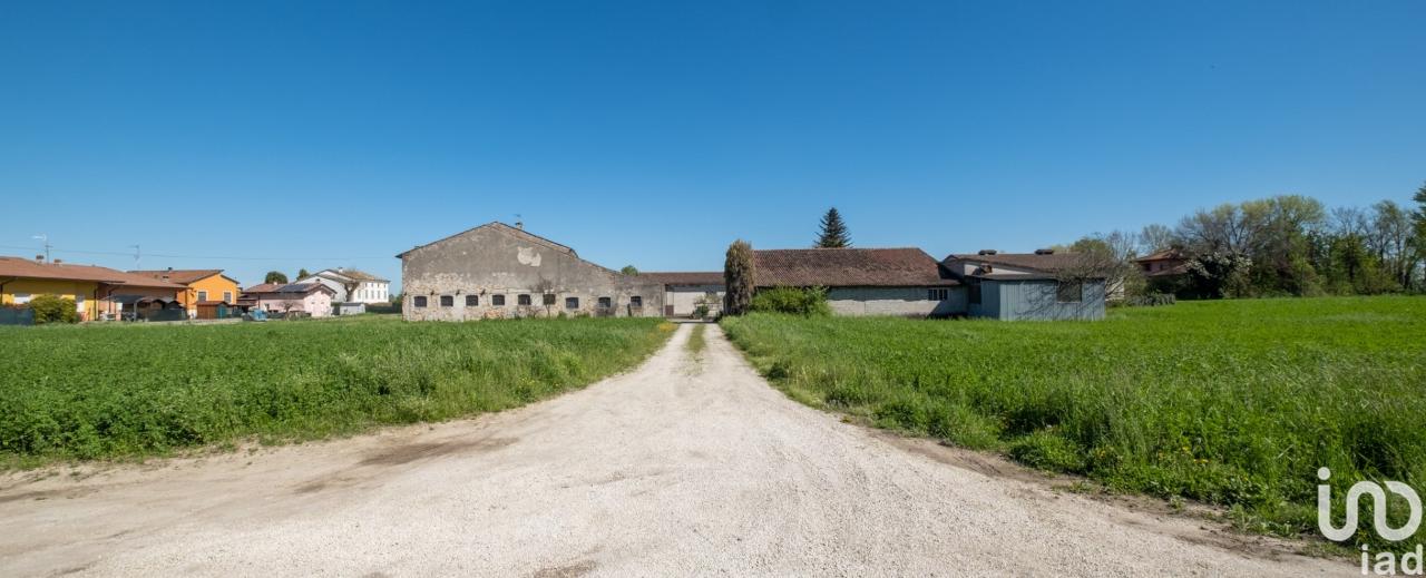 terreno edificabile in vendita a Castel Goffredo in zona Villa