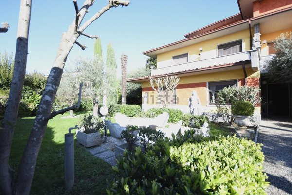 casa indipendente in vendita a Castel Goffredo in zona Villa