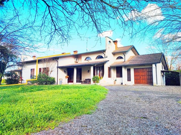 villa in vendita a Castel Goffredo in zona Villa