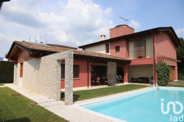 casa indipendente in vendita a Castel Goffredo in zona Villa