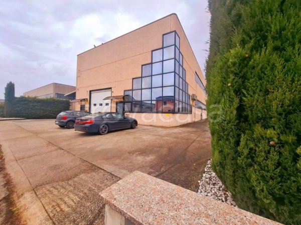 locale commerciale in vendita a Castel Goffredo