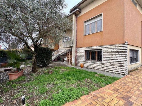 casa indipendente in vendita a Castel Goffredo in zona Villa