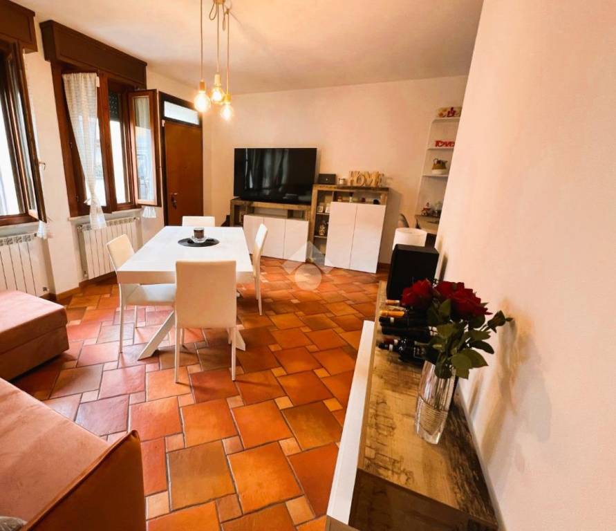 casa indipendente in vendita a Castel Goffredo in zona Villa
