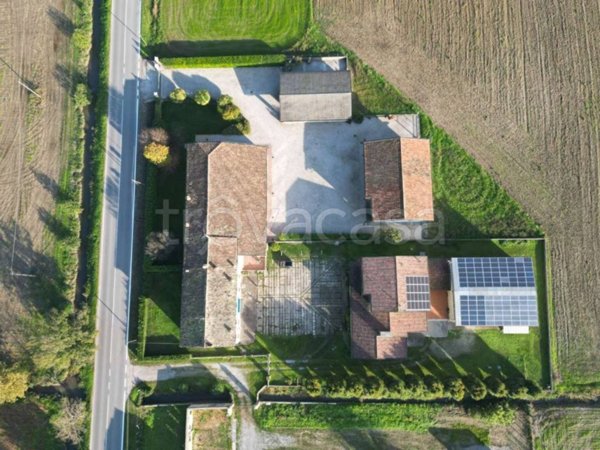 casa indipendente in vendita a Castel Goffredo in zona Villa
