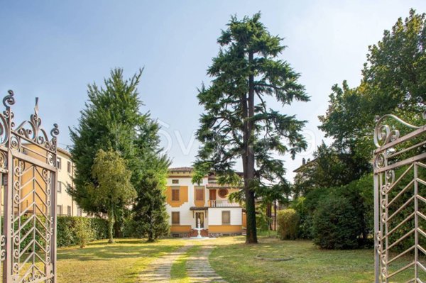casa indipendente in vendita a Castel Goffredo in zona Villa