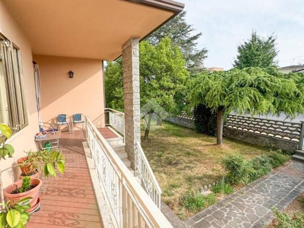 casa indipendente in vendita a Castel Goffredo in zona Villa