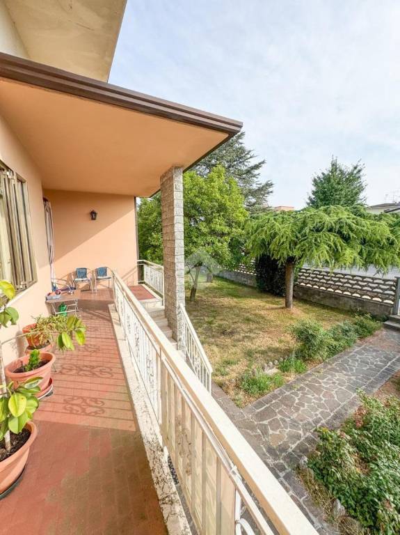 casa indipendente in vendita a Castel Goffredo in zona Villa