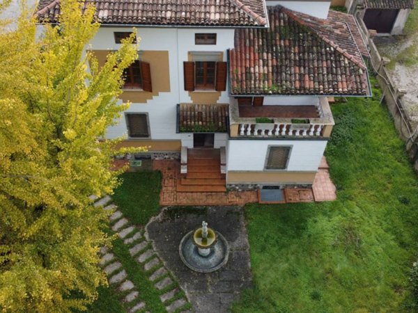 casa indipendente in vendita a Castel Goffredo in zona Villa