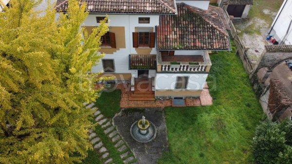 casa indipendente in vendita a Castel Goffredo in zona Villa
