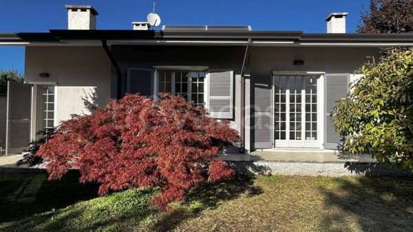 casa indipendente in vendita a Castel Goffredo in zona Villa