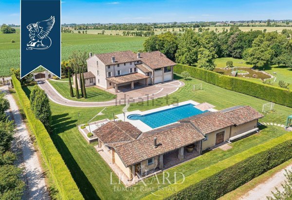 casa indipendente in vendita a Castel Goffredo in zona Villa