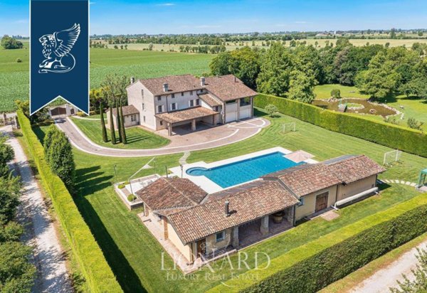 casa indipendente in vendita a Castel Goffredo in zona Villa