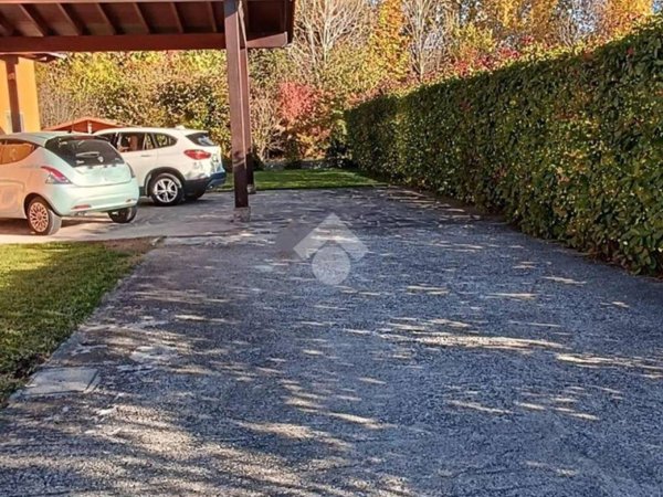 casa indipendente in vendita a Castel Goffredo in zona Villa