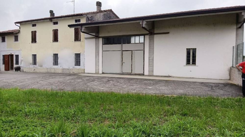 casa indipendente in vendita a Castel Goffredo in zona Casalpoglio