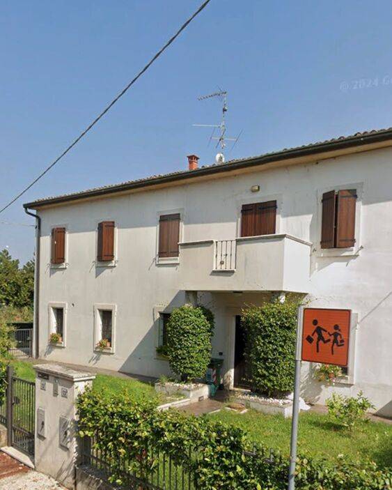 casa indipendente in vendita a Castel Goffredo in zona Villa