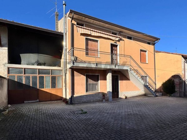 casa indipendente in vendita a Castel Goffredo in zona Casalpoglio