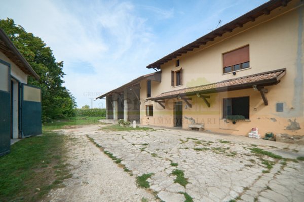 casale in vendita a Castel Goffredo