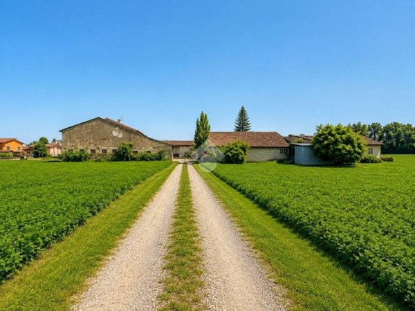 casa indipendente in vendita a Castel Goffredo