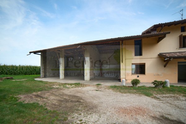 casale in vendita a Castel Goffredo
