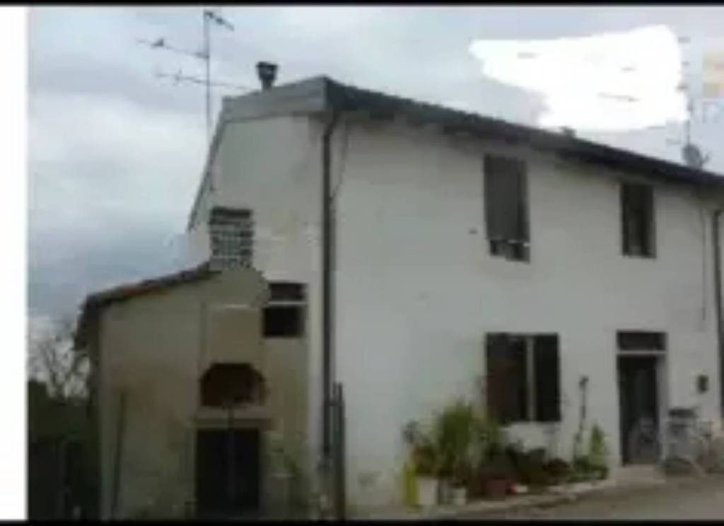 casa indipendente in vendita a Castellucchio