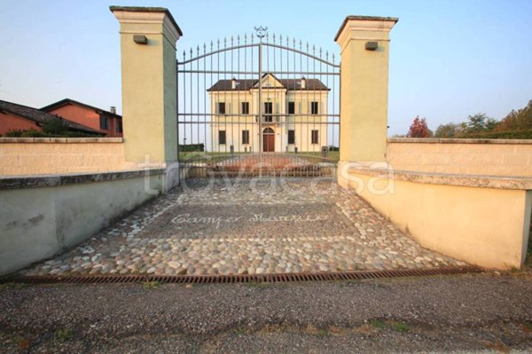 casa indipendente in vendita a Castellucchio