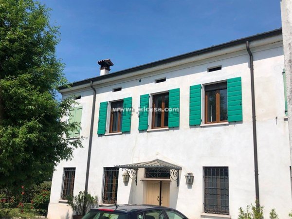 casa indipendente in vendita a Castellucchio